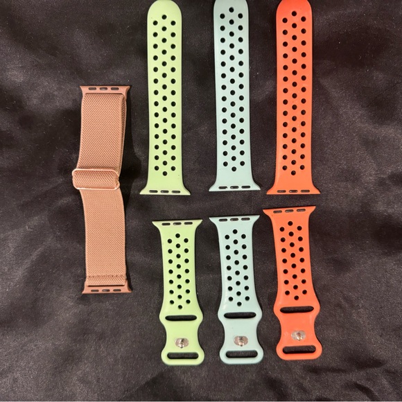 Apple Watch straps - Picture 2 of 2